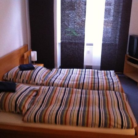 Gastezimmer Am Spielbergtor แอร์ฟวร์ท ภายนอก รูปภาพ