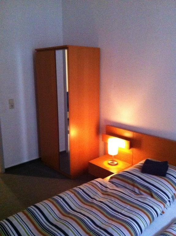 Gastezimmer Am Spielbergtor แอร์ฟวร์ท ห้อง รูปภาพ